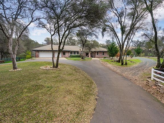 2nd image of 4936 Highcrest Dr