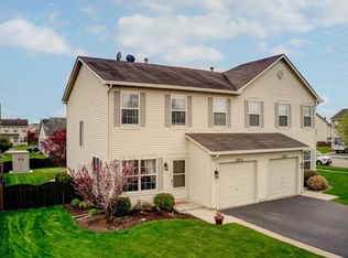 2835 Oakmont Dr, Montgomery, IL 60538