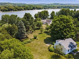 531 S Lake Shore Dr, Lake Leelanau, MI 49653