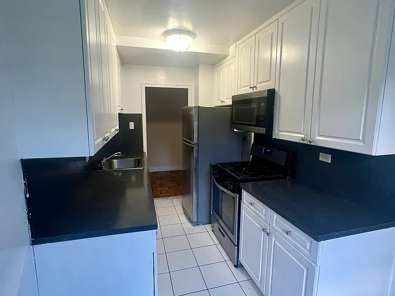 69-35 186th Ln #2A — Photo 2