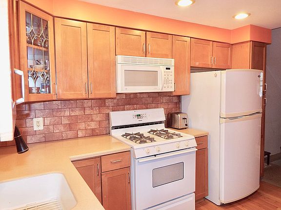 2nd image of 2503 S Camac St