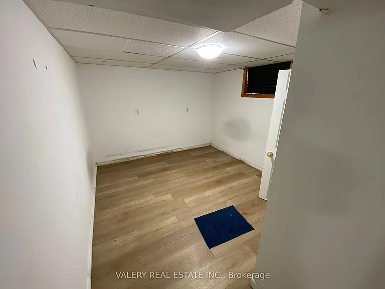 374 Edmonton St E #2 — Photo 6