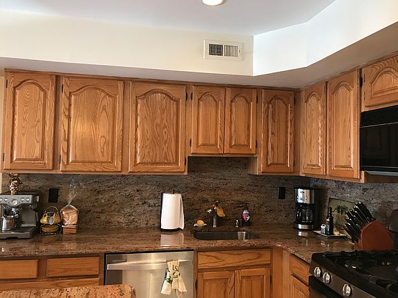 5th image of 21 Susanna Ln