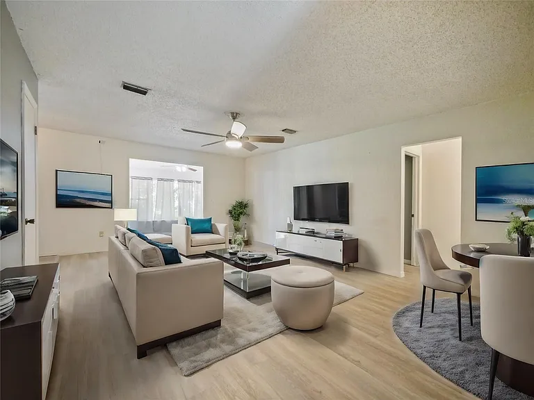 240 Maureen Dr — Photo 43