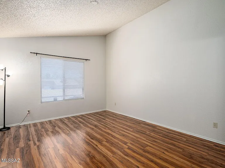 1691 W Midvale Village Dr — Photo 6