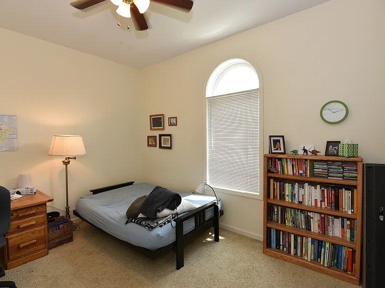 320 S Dunn — Photo 36