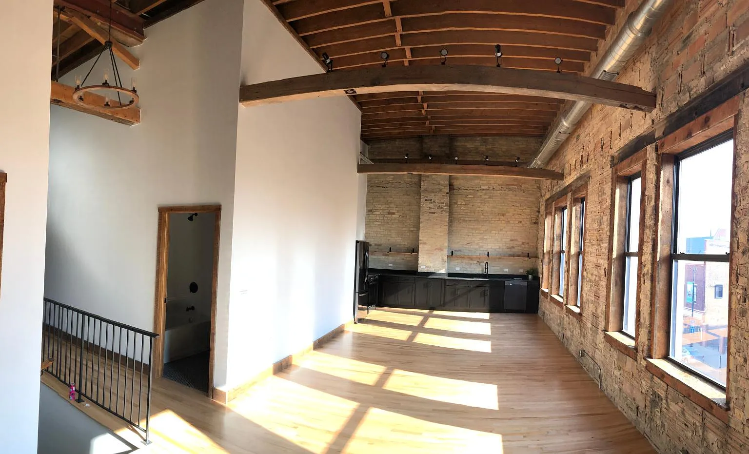 403 Main St — Photo 1
