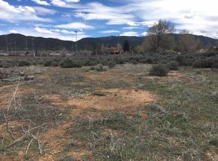 200 Las Olas Dr, Taos, NM 87571