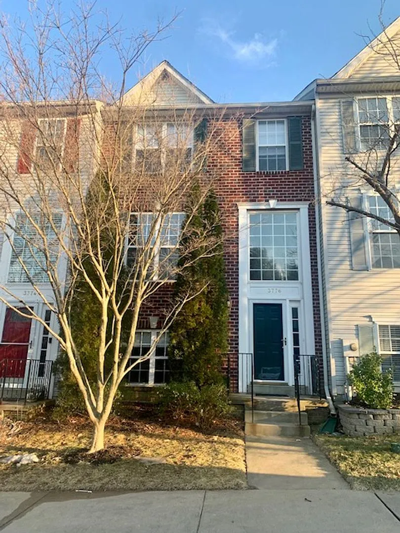 Fantastic 4 BR 3.5 BA home — Photo 1