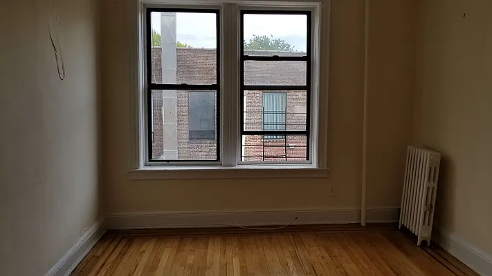 Rented by Realty Queens LLC | media 3