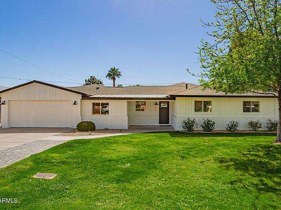 2nd image of 829 E DESERT PARK Lane