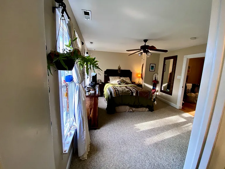 520 1/2 S Laurel St — Photo 10