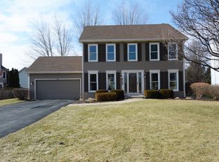 744 Lindsay Cir, North Aurora, IL 60542