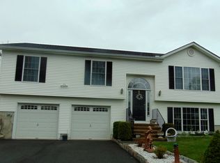 5 Mansfield St, Bethel, CT 06801