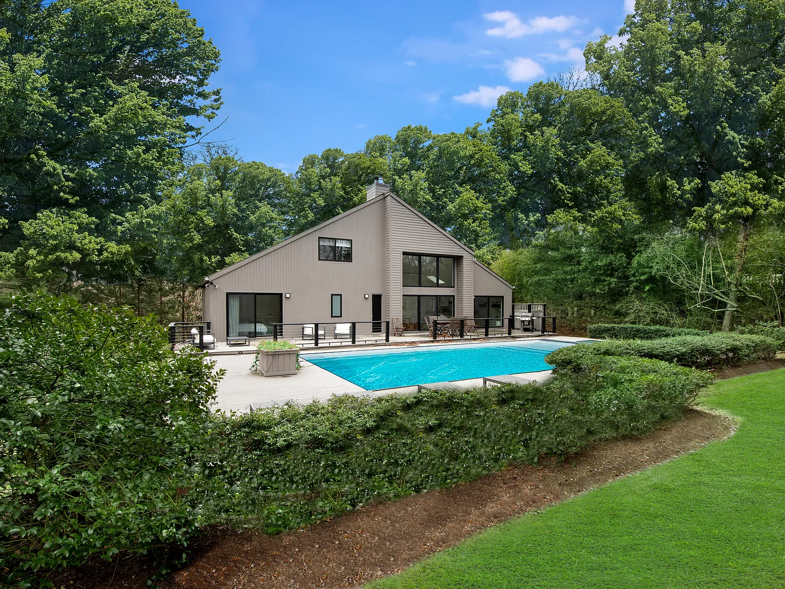 East Hampton Style — Photo 3