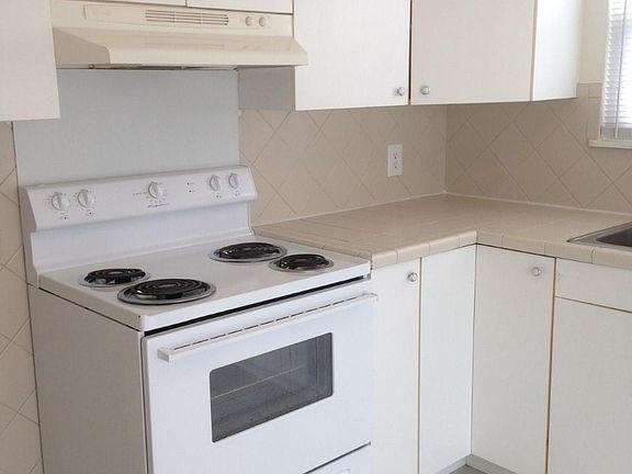 3rd image of 308 Garcia Dr