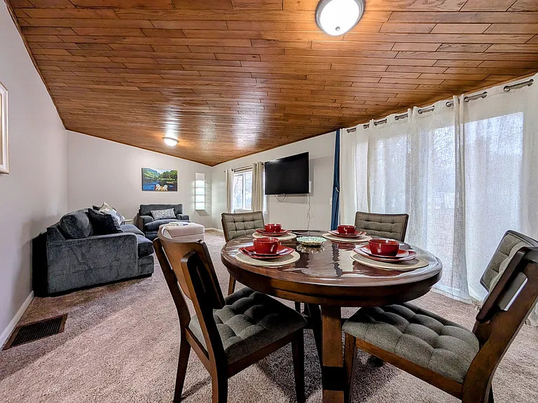 114 Maple Manor Dr — Photo 4