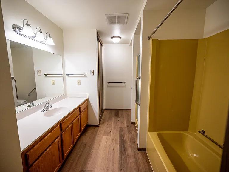 Freedom Ring Apartments — Photo 36