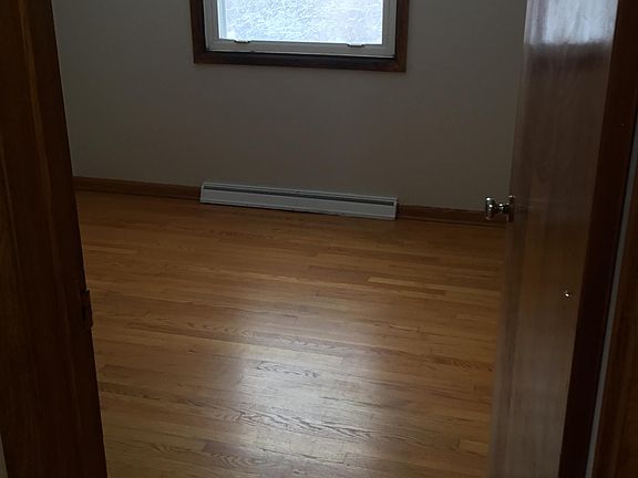 3rd image of 829 Highland Ave