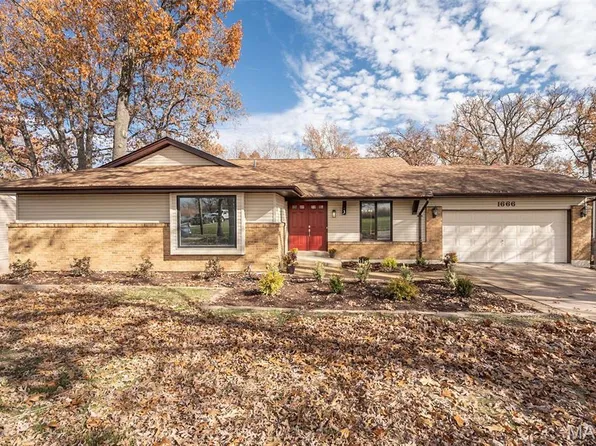 1666 Old Baxter Rd, Chesterfield, MO 63017