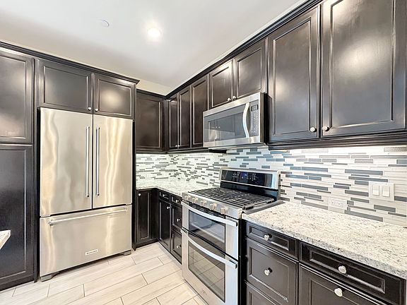5th image of 16170 Veridian Cir