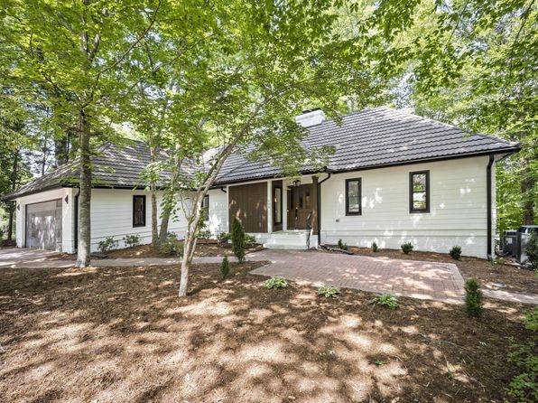 109 Lochview Dr, Cary, NC 27518