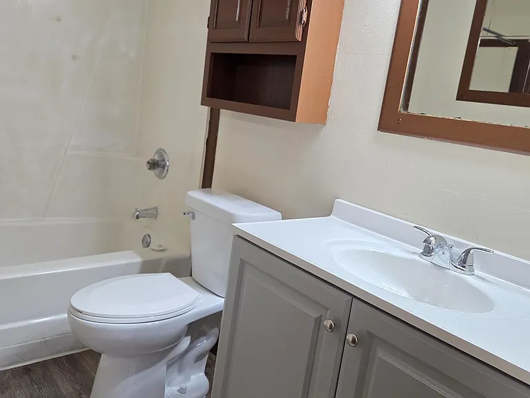 2516 Lyndale Ave N #1 — Photo 8
