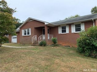 2450 Sedalia Dr, Clemmons, NC 27012