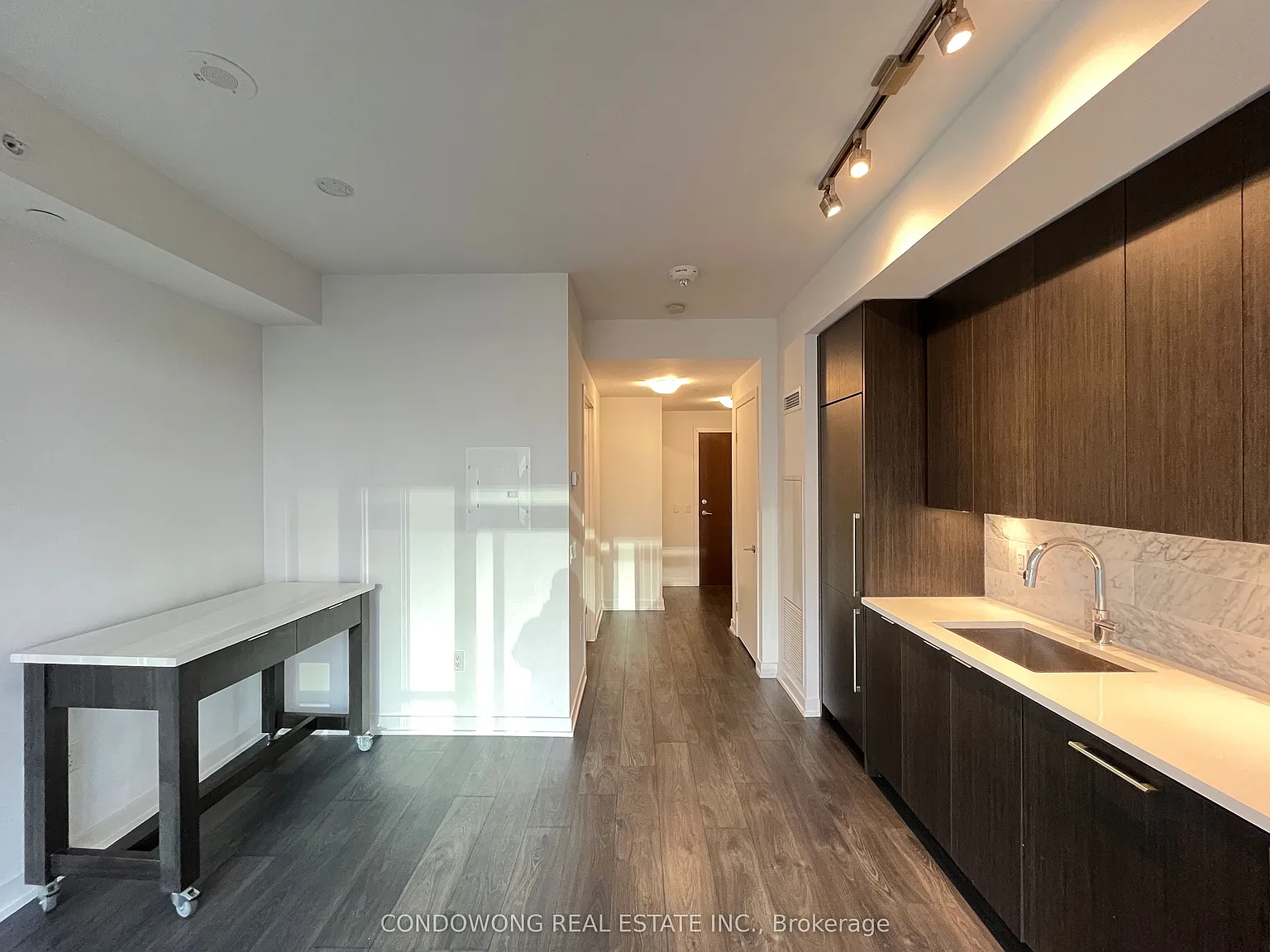 Studio, $2,050 — Photo 4