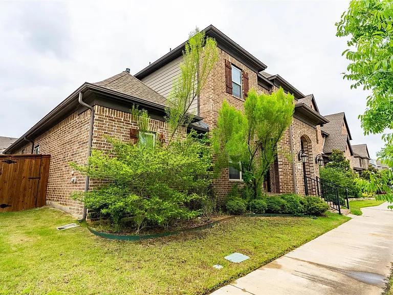 1113 Peacock Blvd — Photo 3