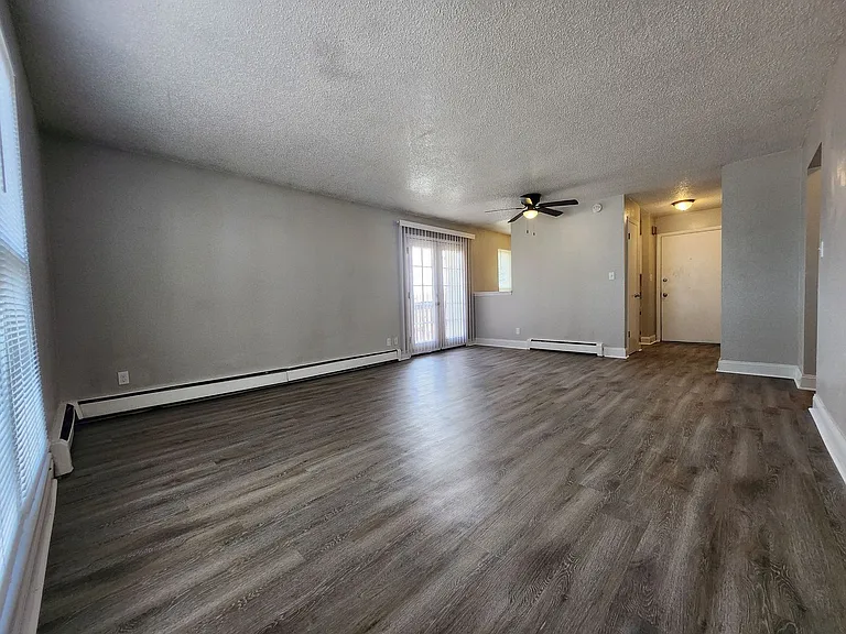 4420 Loomis Ave #4 — Photo 10
