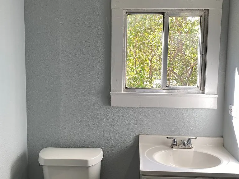 1318 Willow St #6 — Photo 6
