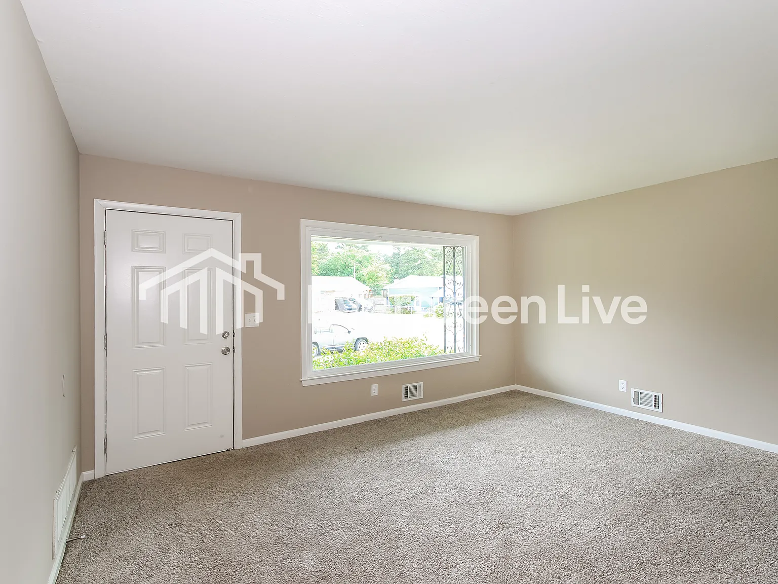 3 bed, 1.5 bath, 1441 sqft, $1,395 — Photo 3