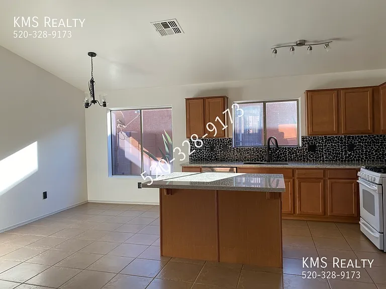 2375 E Calle Arroyo Lindo — Photo 6