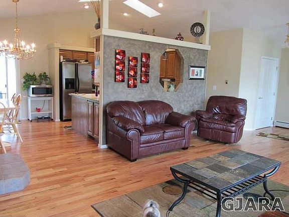 3rd image of 675 Lasalle Ct
