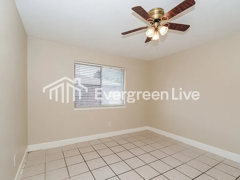 18034 Lago Forest Dr — Photo 8
