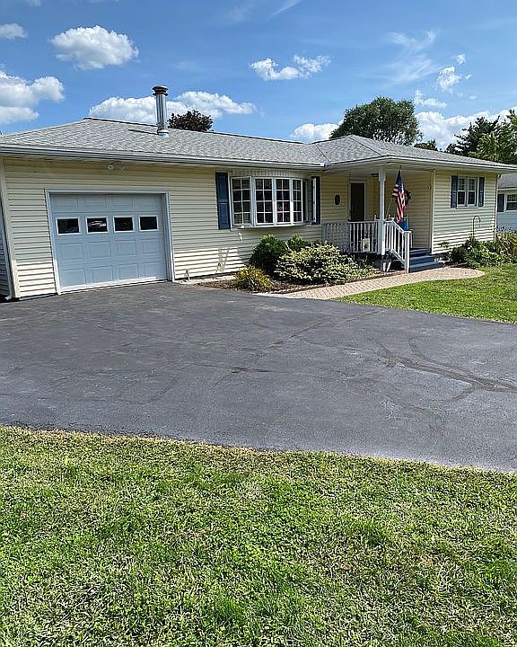 1st image of 12 Landau Dr