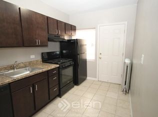 1352 W Argyle St APT 2N, Chicago, IL 60640