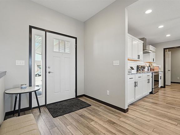 3rd image of 181 Rogers Dr