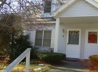 16 Pines Edge Dr, Northampton, MA 01060
