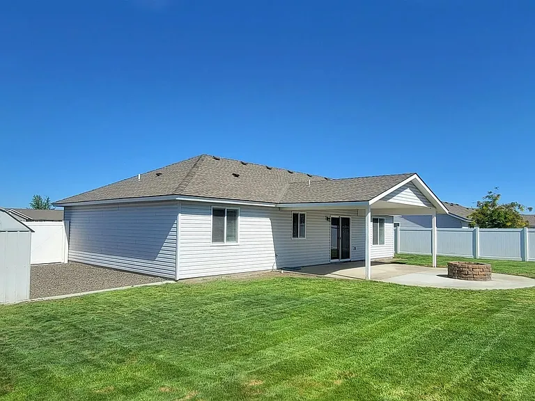 4610 Seville Dr — Photo 5