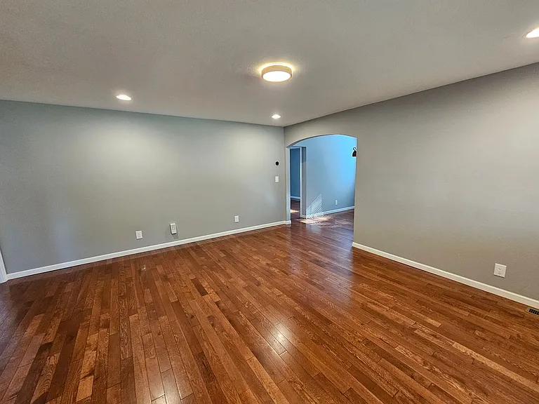 10202 White Birch Ln — Photo 3