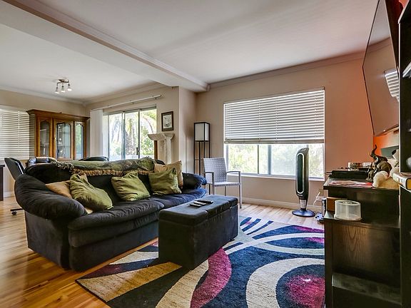 3rd image of 4254 Mesa Vista Way Unit 2