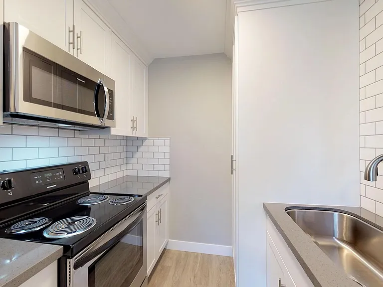 Henry Square- Luxury Townhomes — Photo 31