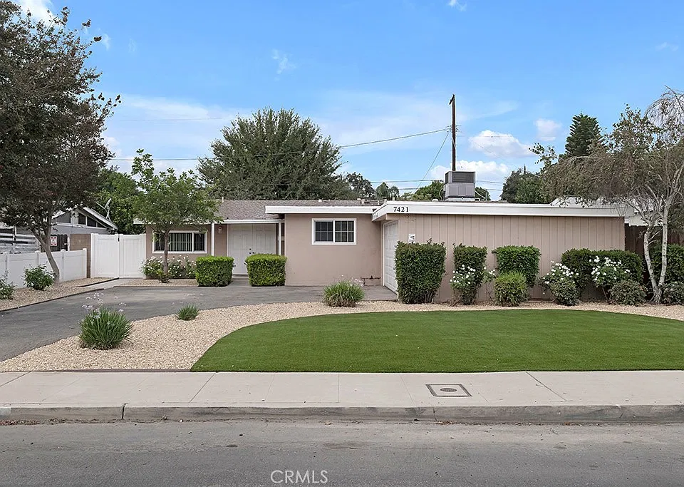 7421 Lurline Ave