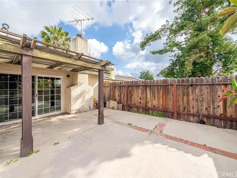 2106 E Wellington Ave — Photo 7