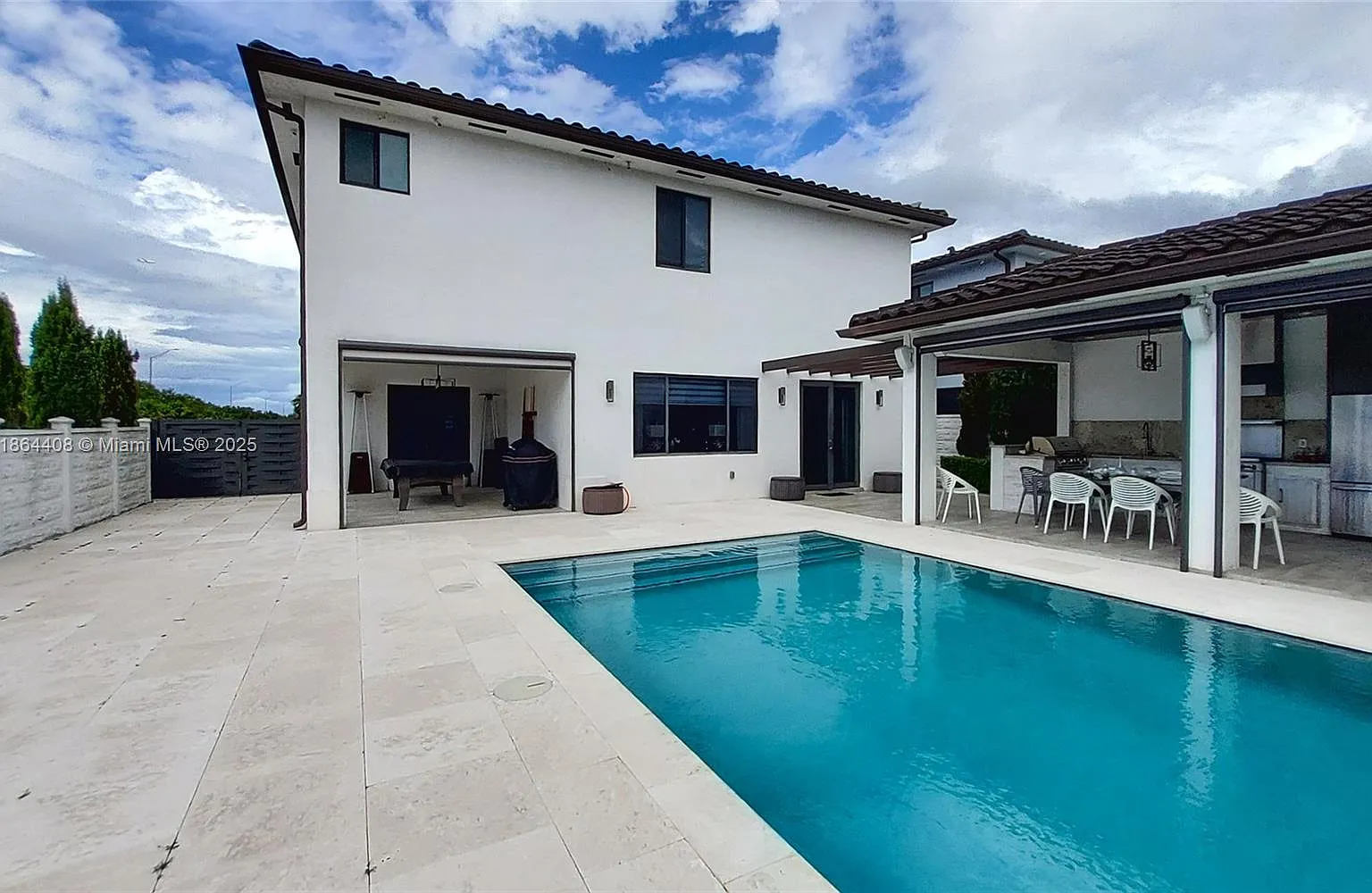 5 bed, 4205 sqft, $8,500 — Photo 4