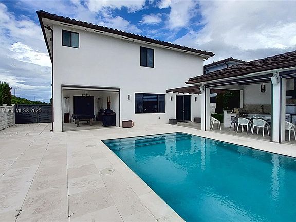 4th image of 14680 SW 17th St