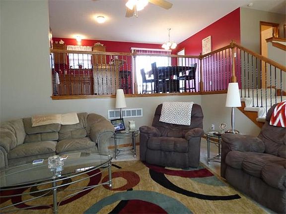 5th image of 1104 Buttercup St