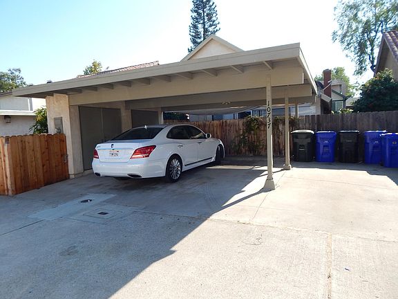 2nd image of 10737 Esmeraldas Dr